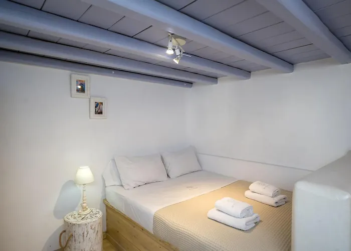 Blue Daisy House, Ornos, By Myconbay Mykonos بيت للعطل *