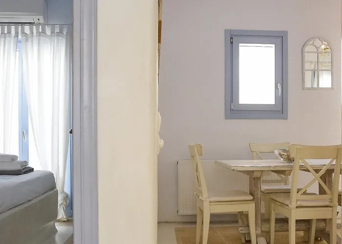 Blue Daisy House, Ornos, By Myconbay Mykonos بيت للعطل