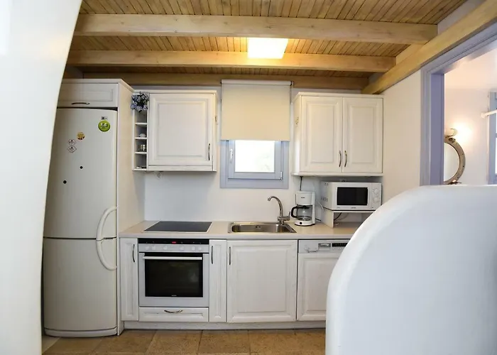 Blue Daisy House, Ornos, By Myconbay Mykonos بيت للعطل *